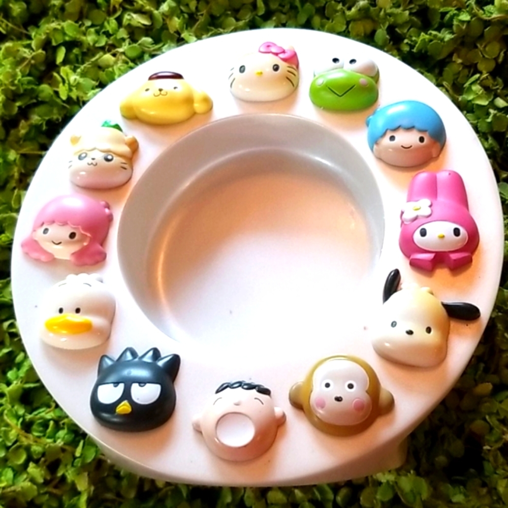 90's SANRIO Rare SMILES Cutest ICONIC HELLO KITTY Collectible ALL Friends CLOCK - Picture 16 of 16